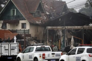 Mueren 10 pasajeros al estrellarse una avioneta en una ciudad turística de Brasil