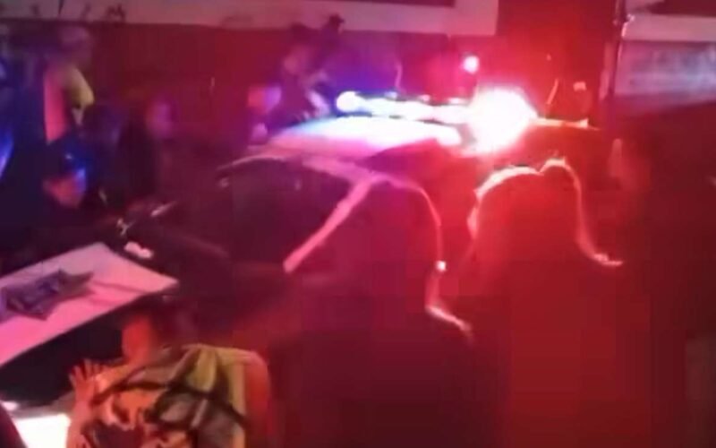 VIDEO. Disturbios durante festejo futbolero en Tulancingo dejan daños y lesionados