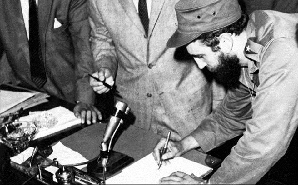 1959: Primer Ministro de barbas y uniforme verde olivo