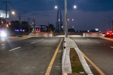 En hora pico, tránsito fluye con normalidad en el nuevo túnel de la Plaza de la Bandera